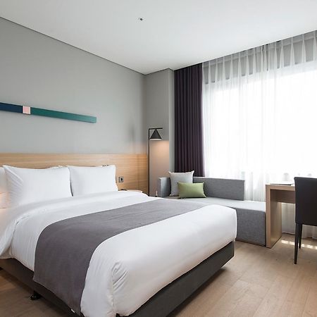 Alex 72 Hotel Сувон Экстерьер фото