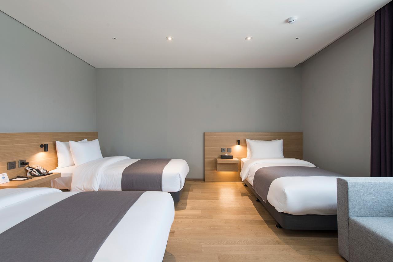 Alex 72 Hotel Сувон Экстерьер фото